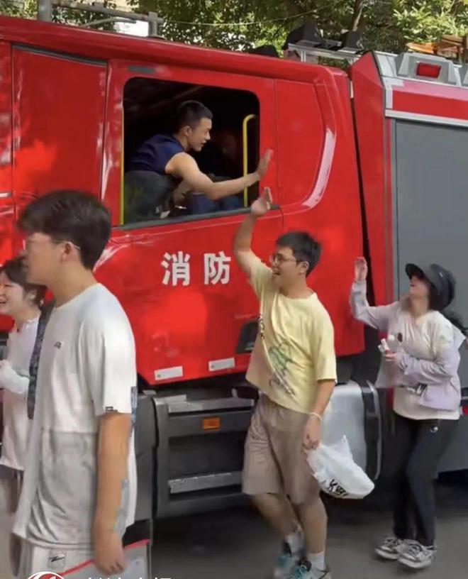 湖南高考现场直击！加油，少年的你！！转发送祝福