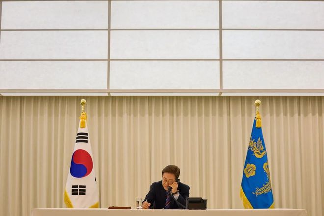 韩美两国总统通话20分钟，特朗普邀请李在明访美