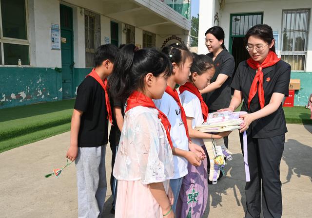 社旗法院：粽香普法润童心 别样“六一”护成长