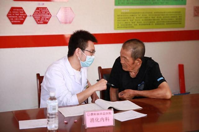 濮阳市检察院赴南乐县大楼村开展“四送一助力”活动