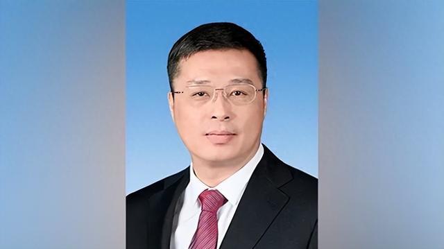 韦韬，任广西壮族自治区代理主席
