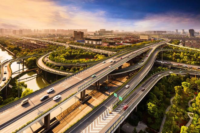 广东成首个14万亿大省：连续两年突破万亿大关，今年GDP目标增速5%