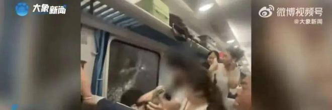 K1373次列车因故停滞3小时，乘客破窗透气被民警带走，派出所最新回应