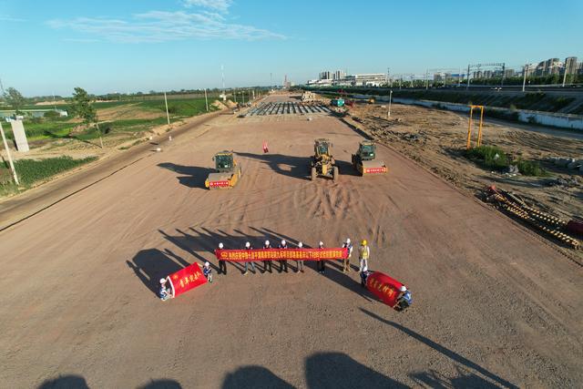 平漯周高铁站前工程周口东站基床以下路基试验段填筑圆满完成