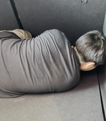 生父回应9岁男童被安排后备箱数小时：出行前征求了孩子意愿