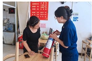 鹤壁经开区消防救援大队开展餐饮场所燃气消防安全宣传