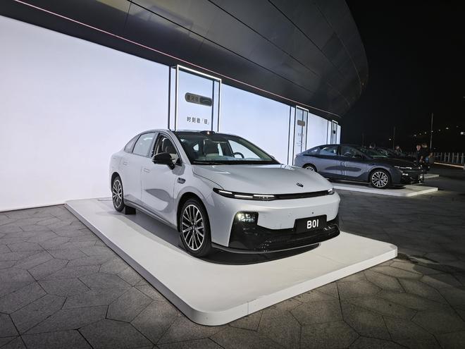 多个卖点对比特斯拉Model 3，11.38万元就有激光雷达，零跑B01上市