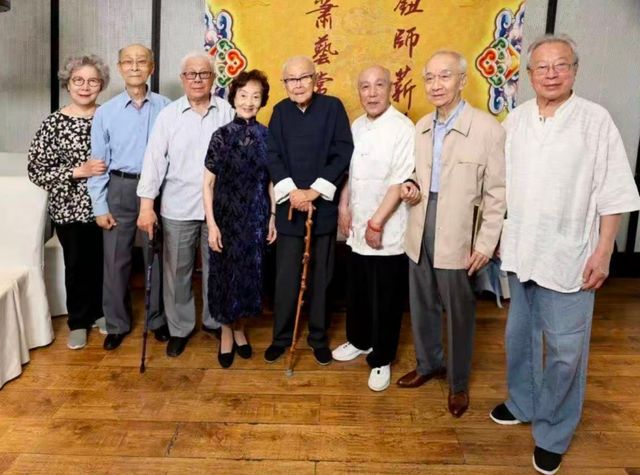 送别！泰斗逝世