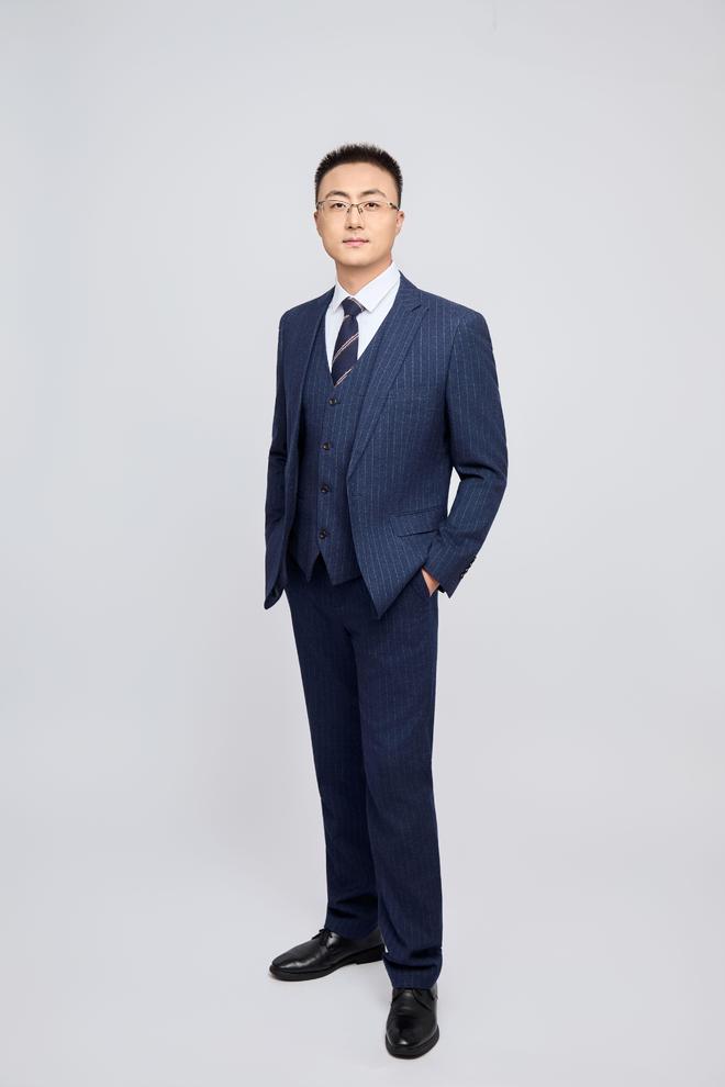 对话智元机器人王闯：人形机器人不求全能，先把关键场景做透！