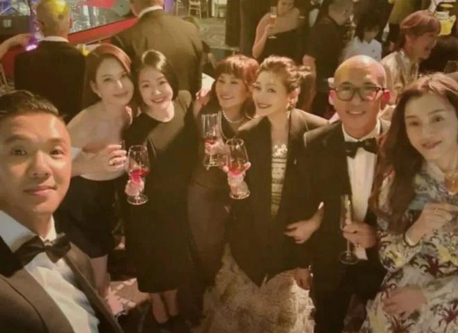 大S、具俊晔最后合影曝光！具俊晔：我在努力振作
