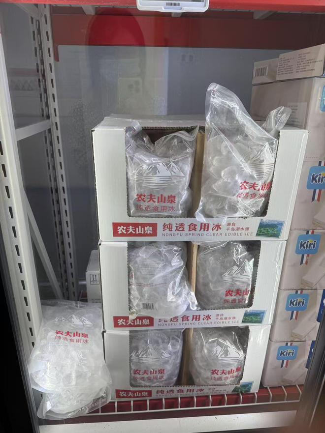 农夫山泉再入局卖冰，从冰杯到袋装冰，这门生意还能火吗？