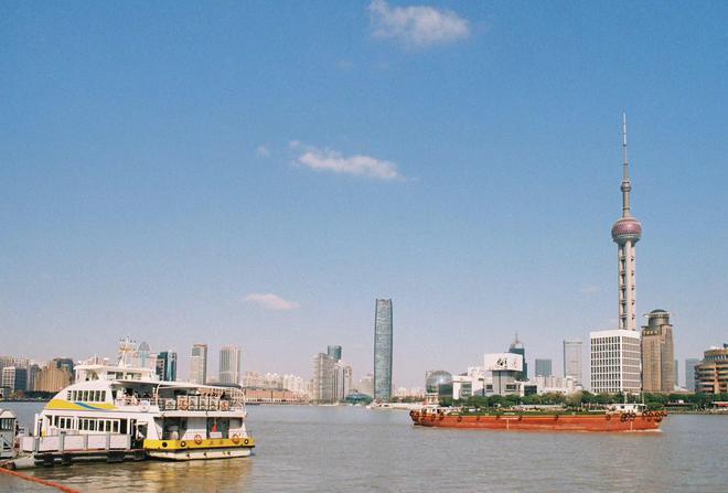 上海重夺两个“第一”宝座，能守到年末吗？
