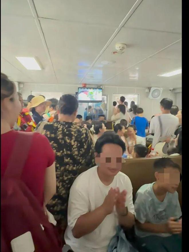 厦门往返鼓浪屿轮渡遇极端天气在海上剧烈摇摆，轮渡公司：已安全靠岸，航线运营正常