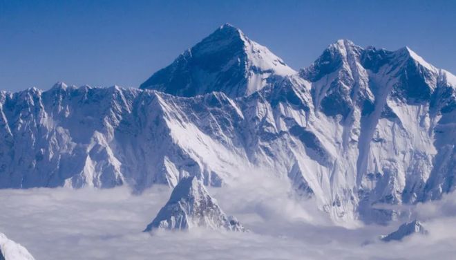 尼泊尔97座山都免登山许可费，拟为爬珠峰者设门槛：先爬7000米山