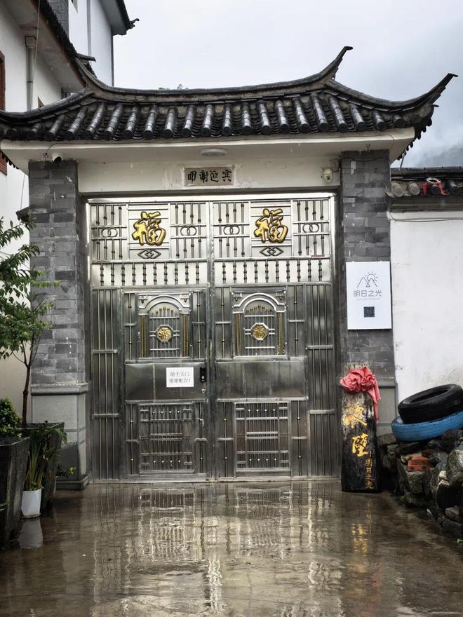 8岁自闭症男童苍山走失超76小时，夏令营大门紧锁，其父称至今没任何线索，搜救工作仍在持续进行中