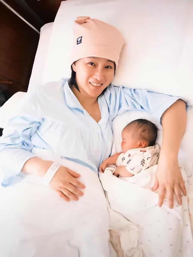 明星夫妻，官宣生女