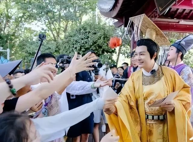 49岁男演员在景区打工？本人回应：“我也需要养家糊口，凭能力工作没有问题”