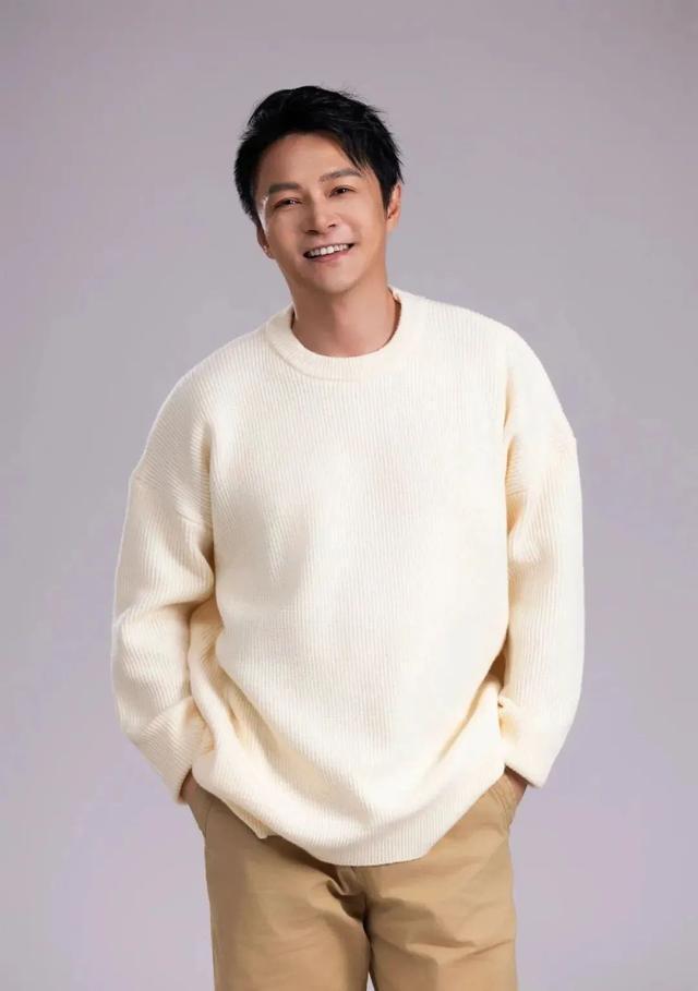 49岁男演员在景区打工？本人回应：“我也需要养家糊口，凭能力工作没有问题”