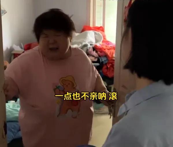 侄女怀孕，姑姑霸占房子近10年，现场拒绝协商手撕协议：你爱住哪住哪