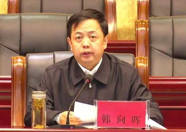 “198万现金藏拉杆箱里带回家”，落马官员受贿细节曝光