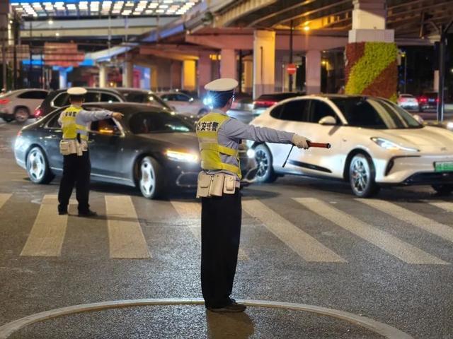 20万人将涌入这里！上海发布轨交、道路等交通管制措施→