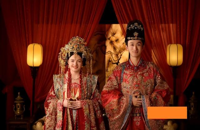 沈阳外卖骑手送拌面结缘美籍幼师，5 个月闪婚，一分彩礼没花