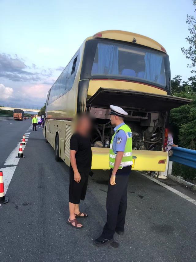 高速上的这碗面，真香！