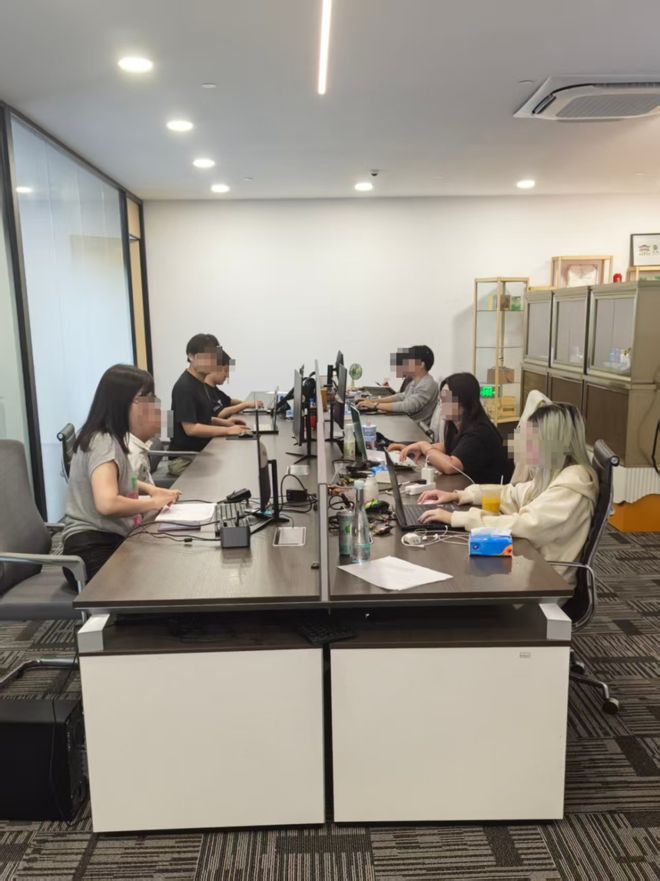 没有工资，每天还要倒贴30元给老板！杭州有家“假装上班无限公司”火了