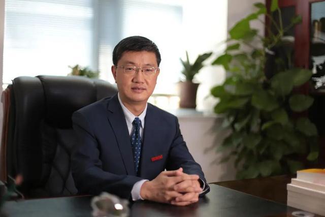 高校两名原副校长落马后，在任校长被查