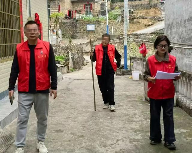 22岁女村支书工作后回村路上遇车祸不幸身亡，乡政府工作人员：她上任仅数月；父亲发声