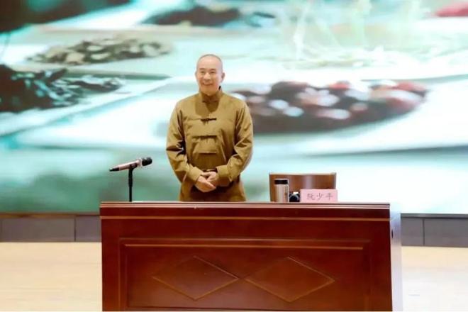 “中国科学院院士阮少平”身份被曝造假，律师：涉嫌招摇撞骗罪和诈骗罪