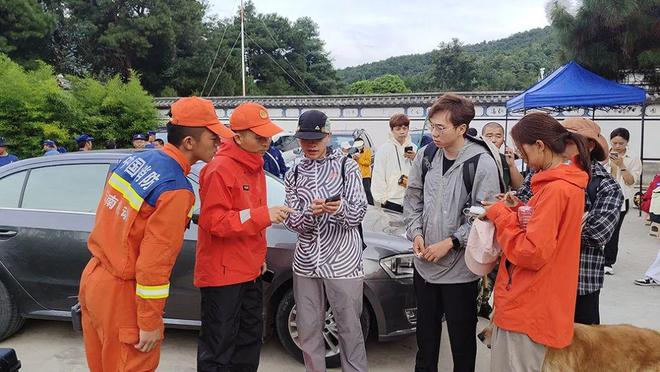 8岁自闭症男童大理苍山走失已超72小时，涉事夏令营机构被调查，宣称采用自然疗愈法治疗孩子