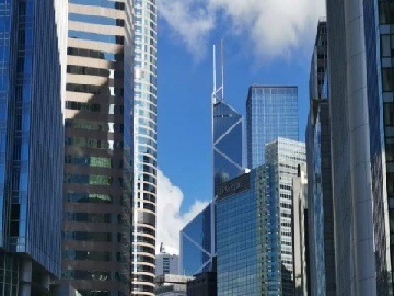 瑞银前高管私吞巨额资金，涉案金额达1.3亿元，涉案人员挥霍无度购置房产豪车